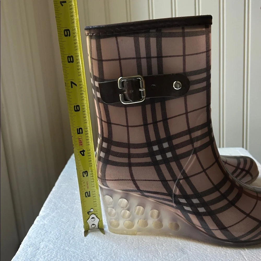 Sanming Mei perforated wedge heel pattern print ZipUp Rain Bootie Boot size37(6)